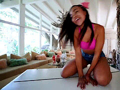 항문, 큰 엉덩이, 큰 클리토스, 라티나