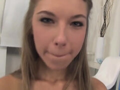 Blondýna, Kuřba, Stříkání spermatu, Dávení penisem, Na pejska, Na obličej, Hardcore, Hd