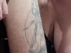 Amatør, Stor svart kvinne, Kukk suging, Sperm skott, Runke, Moden