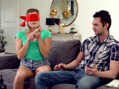 Blondine, Pik, Komme på ansigtet, Naturlige bryster, Mager, Teenager, Bryster, Legetøj