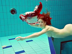 Польки, Бассейн, На публике, Рыжие, Соло, Молоденькие, Сиськи, Под водой