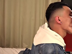 Amatör, Röv slick, Avsugning, Fingering, Homosexuell, Latina, Mager, Tonåring