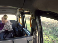 Leie, Blondine, Auto, Kleid, Hardcore, Im freien, Strümpfe, Überraschung