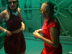 Blasen, Tanzen, Puppe, Hardcore, Interrassisch, Orgie, Pornostars, Swingers