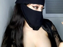 Arab MILF teases me on webcam