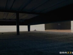 Duże cycki, Czarny, Kutas, Europejski, Mamuśka, Pirsing, Krótkie włosy, Podglądacz