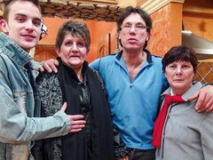 Gros cul, Grosse bite, Gros seins, Sucer une bite, En levrette, Partouze, Mature