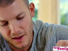 Kuřba, Creampie, Dávení penisem, Hd, Spodní prádlo, Drobounká, Vyholené, Kuřba sání