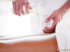 Blondinka, Par, Umazan, Latinka, Milf, Olje, Resničnost, Žena