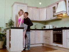 Wytrysk, Europejski, Hardcore, Masturbacja, Jazda konna, Rosyjski, Połknąć, Cycki