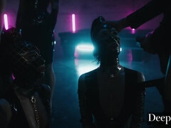 Pik sutte, Trældom, Brunette, Par, Komme på ansigtet, Hd, Latex, Trekant