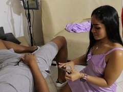 18 ans, Amateur, Gros cul, Couple, Fait maison, Suçant, Tatouage, Adolescente