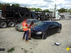 Brunetka, Stříkání spermatu, Na obličej, Latinské, Venku, Na veřejnosti, Realita