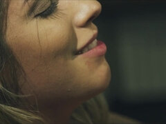 Zadek, Lízaní zadků, Blondýna, Prsatá, Lesbické, Milf žcbp, Orgasmus, Pička