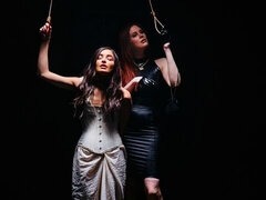 Anális szex, Hatalmas hátsó, Monumentális dákó, Két nő, Sarokkal való, Csókolózás, Érett feleség, Hármas