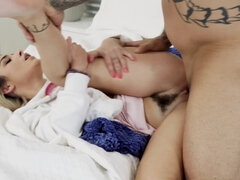 Blondi, Spermashotti, Syväkurkku, Naamallinen, Näkökulma pov, Äitipuoli, Tissit, Hameen alla