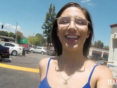 Røv, Pik sutte, Hundestilling, Give finger, Håndjob, Latinsk, Barberet, Teenager