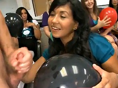 Συνελήφθη, Ομάδα, Ρουφώντας