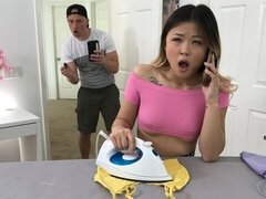 Asiatisk, Blondin, Avsugning, Fångad, Doggystyle, Fingering, Kjol, Tonåring