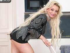 素人, デカ尻, デカパイ, ブロンド, 指いじり, 熟年, 淫乱熟女, 一人