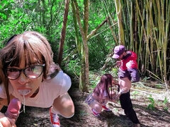 18 ans, Sucer une bite, Branlette thaïlandaise, Pov, Public, Jupe, Adolescente, Uniforme