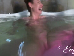 Amateur, Gros seins, Brunette brune, Hongroise, Lesbienne, Seins naturels, Petite femme, Rousse roux