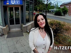 Amatør, Stor røv, Store bryster, Brunette, Lækker, Hårdt, Pov, Offentlig