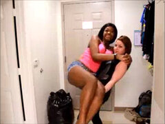 Черненькие, Лесбиянка