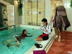 Satin, Under vand, Våd