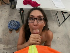 Gros cul, Gros seins, Sucer une bite, Brunette brune, Tir de sperme, En levrette, Poilue, Hd