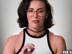 Loba, Masturbação, Mãe gostosa, Solo chão, Tetas