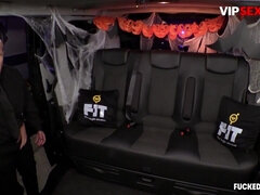 Peitos grandes, Boquete, Carrro, Jato de porra, Hardcore, Mãe gostosa, Polícia, Tetas