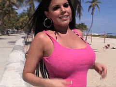 Μελαχροινή, Στο πρόσωπο, Λατίνα, Μουνί