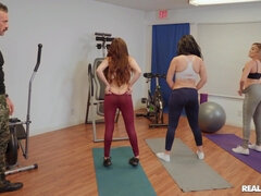 Ερασιτέχνης, Πρωκτικό, Στο πρόσωπο, Γυμναστήριο, Φυσικά βυζιά, Μουνί, Χτύπημα, Βυζιά