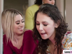 큰 가슴, 수음, 밀프, 여배우, 스트랩, 쓰리섬, 젖가슴, 장난감들