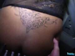 Amatorka, Tyłek, Obciąganie, Styl na pieska, Obciąganie, Na wolnym powietrzu, Punkt widzenia, Publiczny