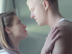 Amatör, Badrum, Stor kuk, Avsugning, Brunett, Doggystyle, Mager