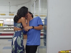 Amatoriale, Culo in bocca, Tette grandi, Pompino, Brunetta, Schizzo di sborra, Leccata, Magra