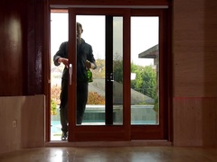 Schwarz, Hochschule, Küssen, Natürlichen titten, Pool, Russisch, Rasiert, Titten