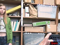 Arsch, Blasen, Braunhaarige, Hd, Zierlich, Muschi, Titten, Uniform