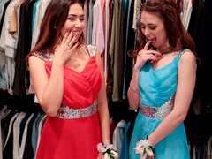 Velika rit, Velik kurac, Velike joške, Fafanje, Doggystyle, Naravne joške, Koščena, Najstnice