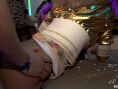 Amatoriale, Grande cazzo, Bionda, Brunetta, Vestite, Pisello, Da dietro, Toccando