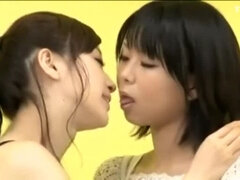 Азиатки, Красотки, Брюнетки, Фетиш, Японки, Лесбиянка, Сиськи