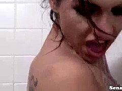 Pik sutte, Røv slikning, Shemale, Bad, Tatovering