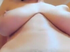 Amatør, Store bryster, Brunette, Dildo, Ridning, Solo, Vibrator