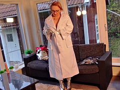 Amador amadora, Peitos grandes, Botas, Consolo, Mulher dominante, Luvas, Masturbação, Mãe gostosa