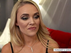 Camera da letto, Bionda, Pompino, Gola profonda, Da dietro, Leccata, Figa, Calze