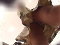 Asijské, Japonské, Na veřejnosti