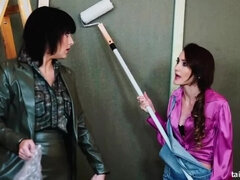 Braunhaarige, Spermaladung, Kehlenfick, Hd, Lesbisch, Dürr, Titten, Spielzeuge