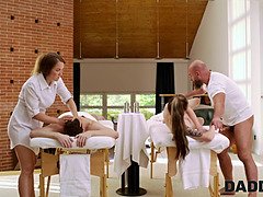 18, Brunetka, Podvádzanie, Otec, Európskej, Priateľka, Masáž, Teenka